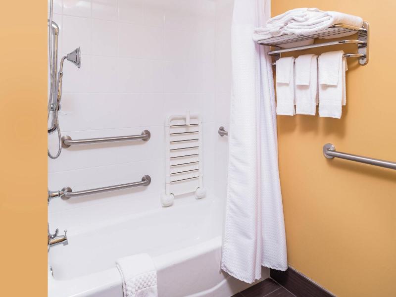Towneplace Suites New Hartford image