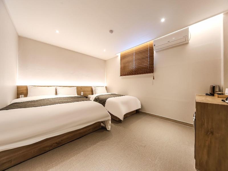 Gaya Mini Hotel image