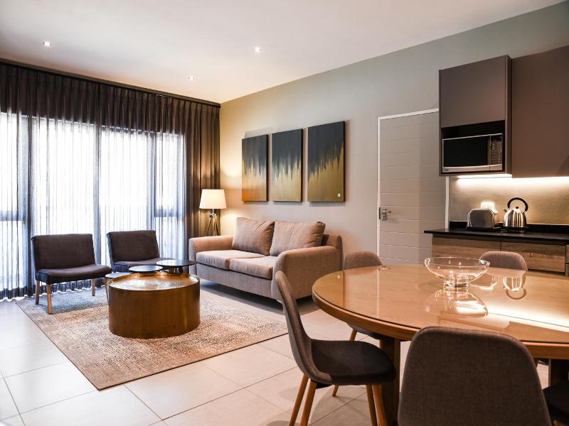 Mint Hotel Sandhurst image