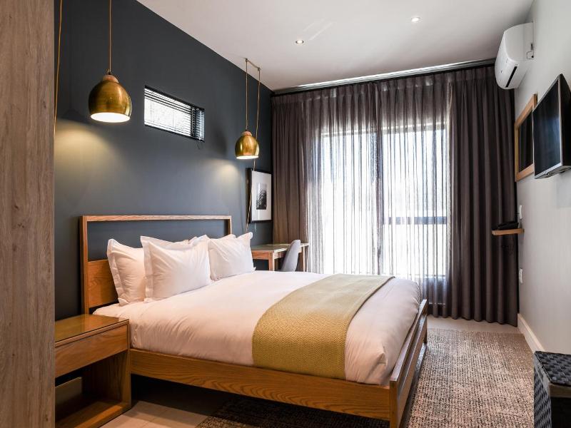 Mint Hotel Sandhurst image
