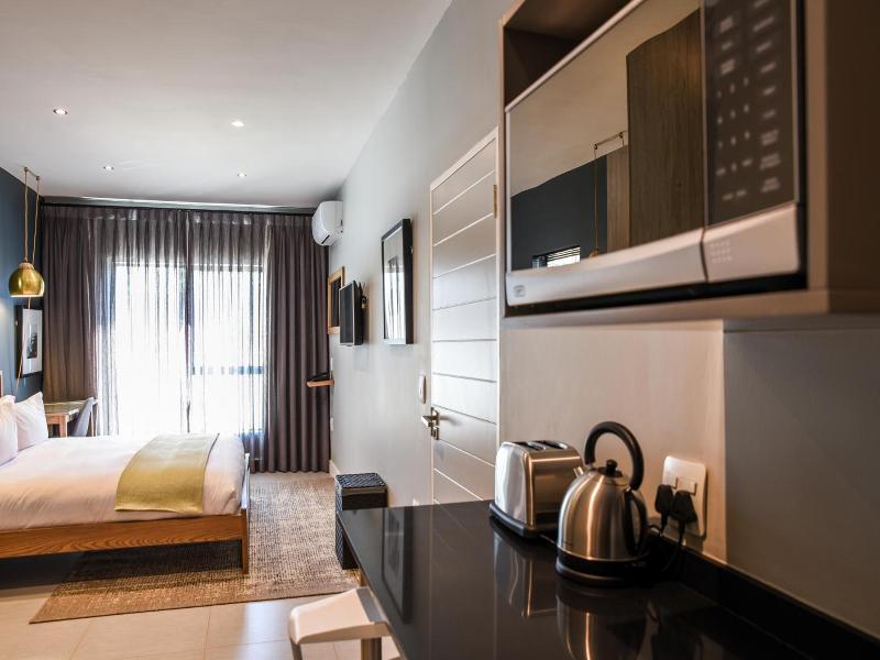 Mint Hotel Sandhurst image