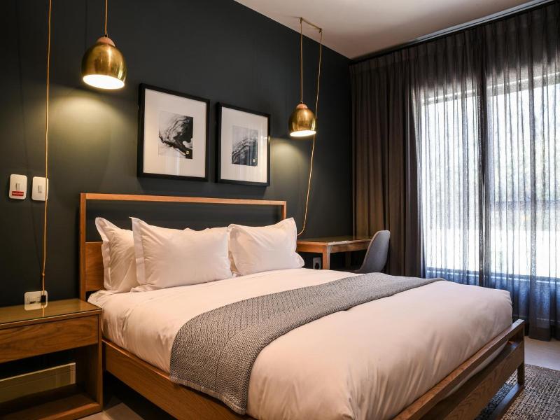 Mint Hotel Sandhurst image