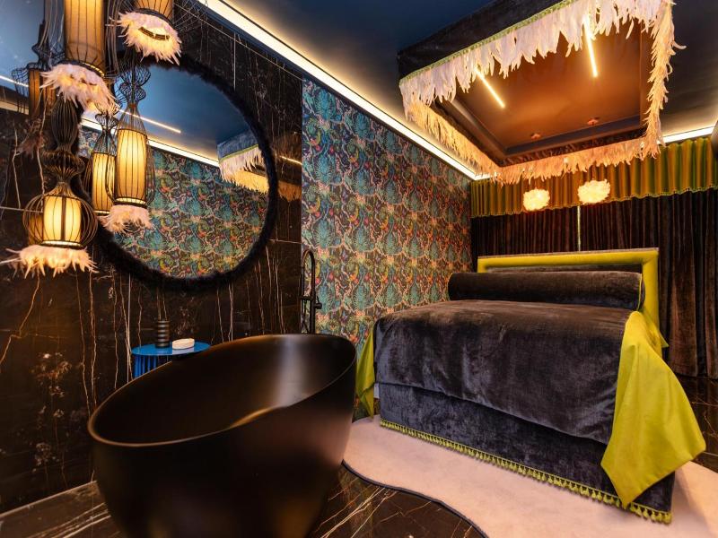 Mint Hotel Sandhurst image