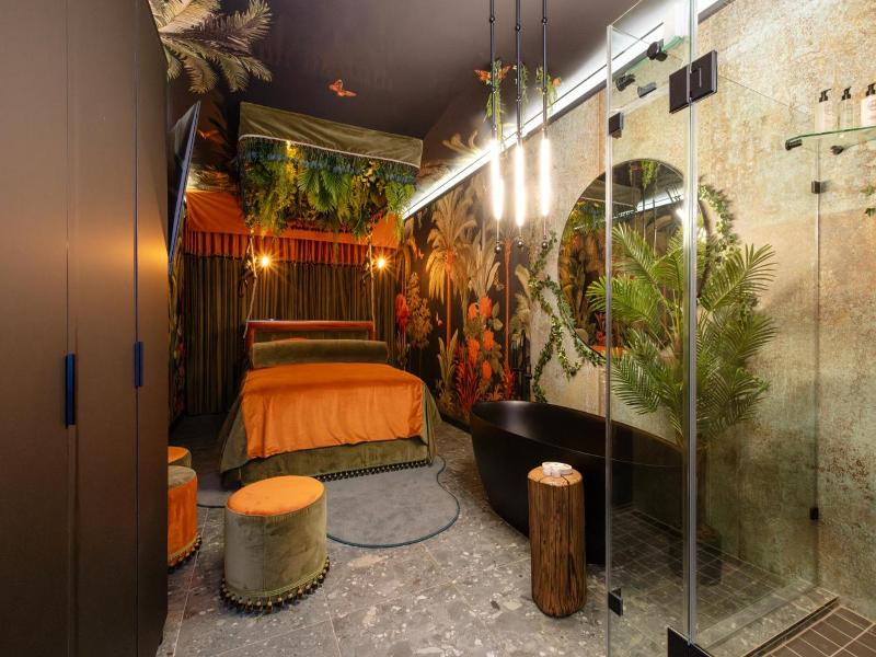 Mint Hotel Sandhurst image