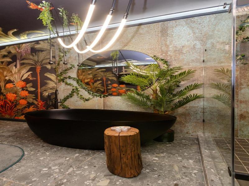 Mint Hotel Sandhurst image