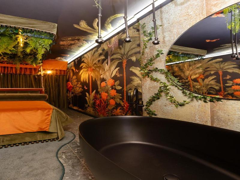Mint Hotel Sandhurst image