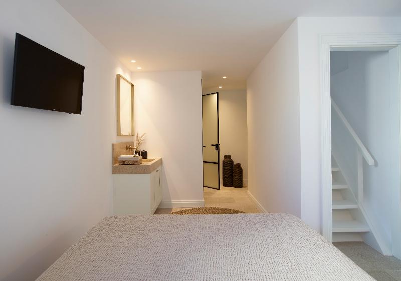 Bonzoe Suites & Villas gallery photo 25