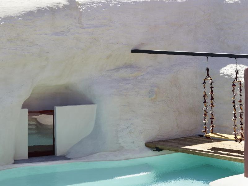 White Pearl Cavalieri image