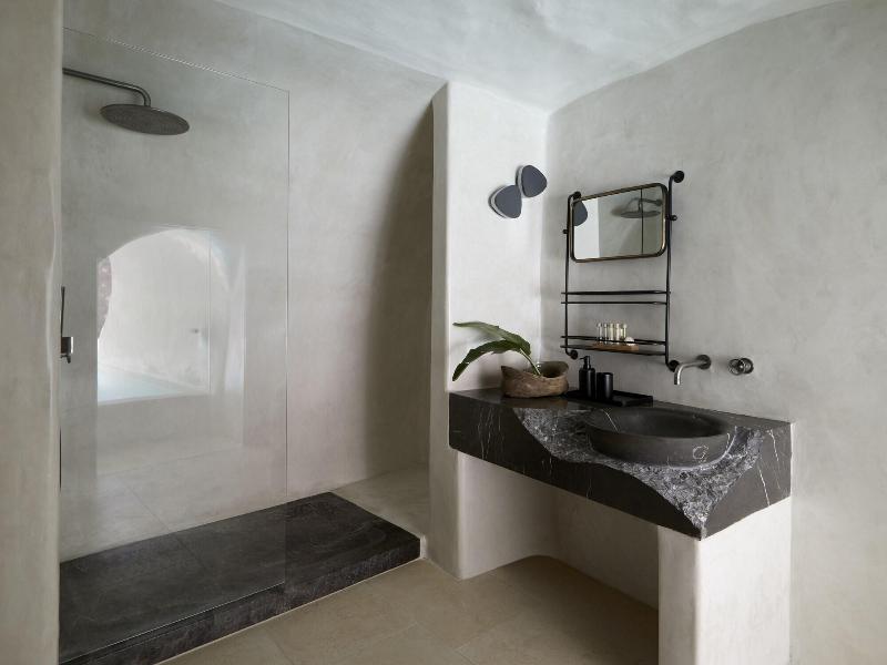 White Pearl Cavalieri image