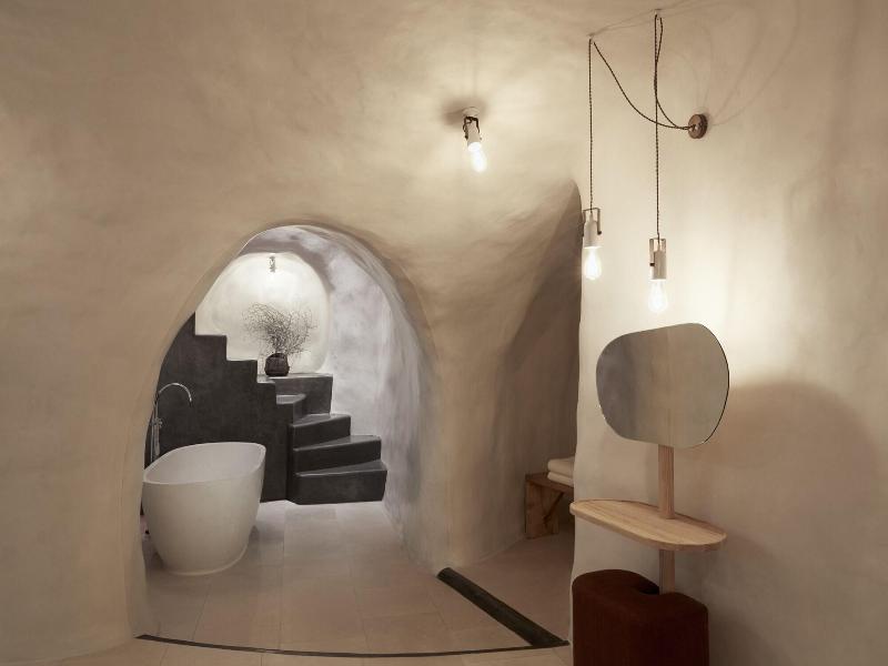 White Pearl Cavalieri image