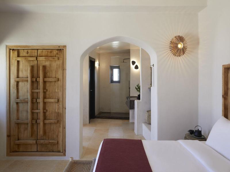 White Pearl Cavalieri image