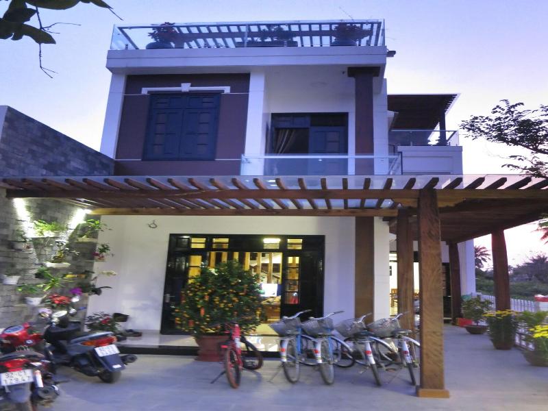Azalea Homestay image