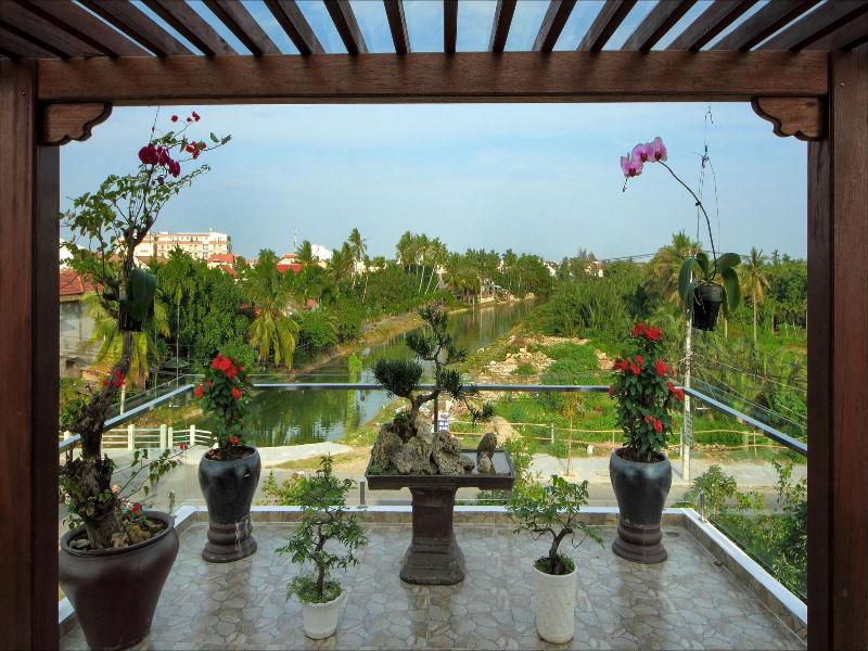 Azalea Homestay image