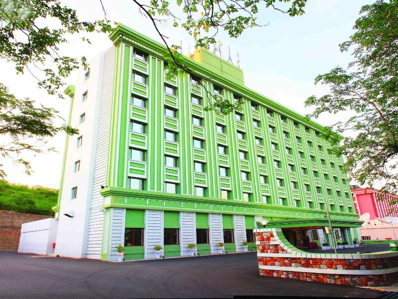 Tara Comfort Hotel Ramoji Film City