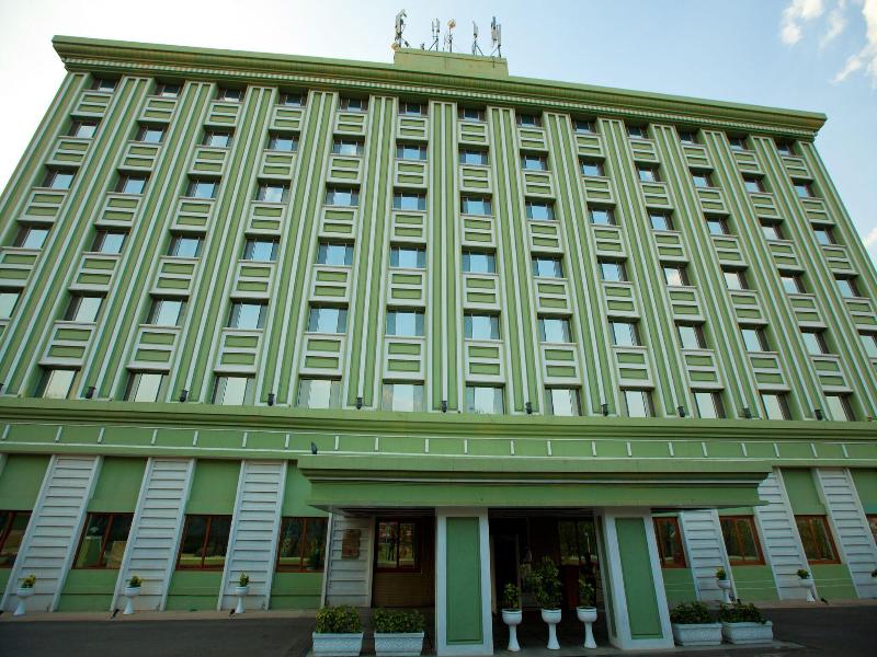 Tara Comfort Hotel Ramoji Film City
