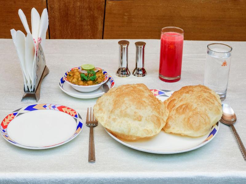 Tara Comfort Hotel Ramoji Film City
