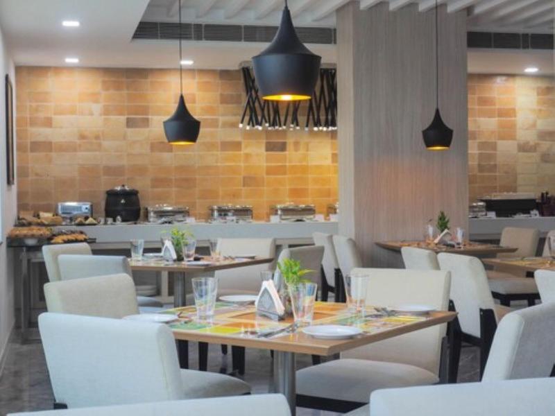 Lemon Tree Hotel Banjara Hills