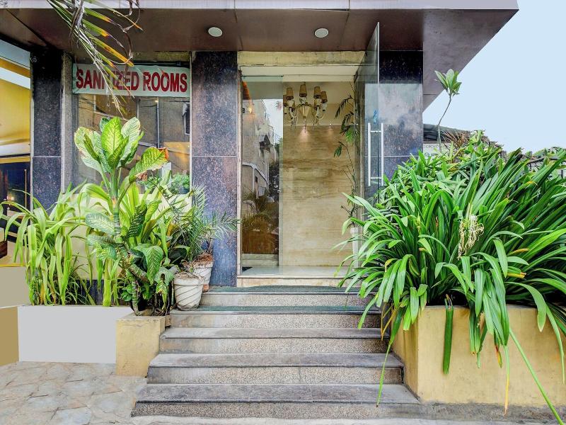 FabHotel Arastu Plaza