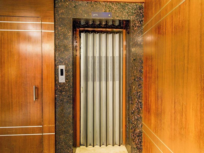FabHotel Arastu Plaza