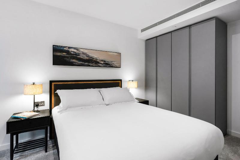 CitySuites Two Aparthotel image