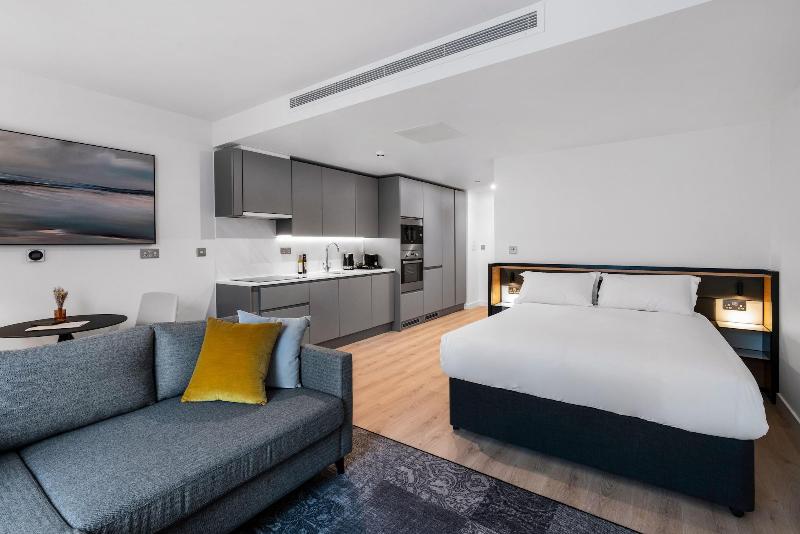 CitySuites Two Aparthotel image