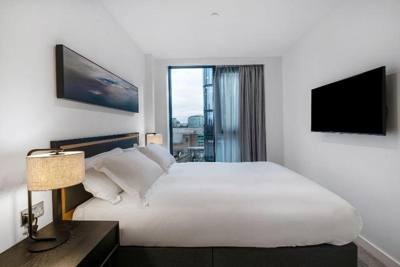 CitySuites Two Aparthotel image