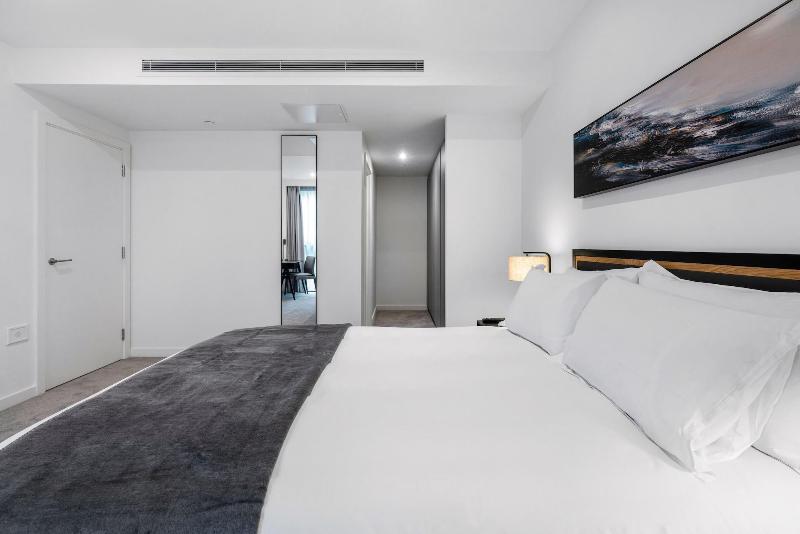 CitySuites Two Aparthotel image