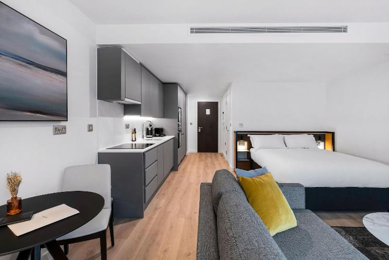 CitySuites Two Aparthotel image