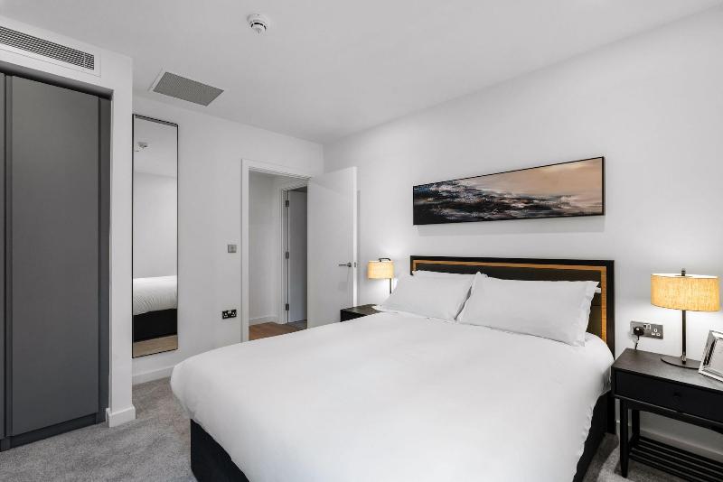 CitySuites Two Aparthotel image