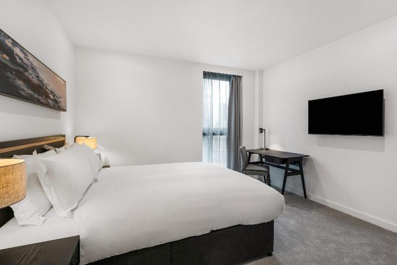 CitySuites Two Aparthotel image