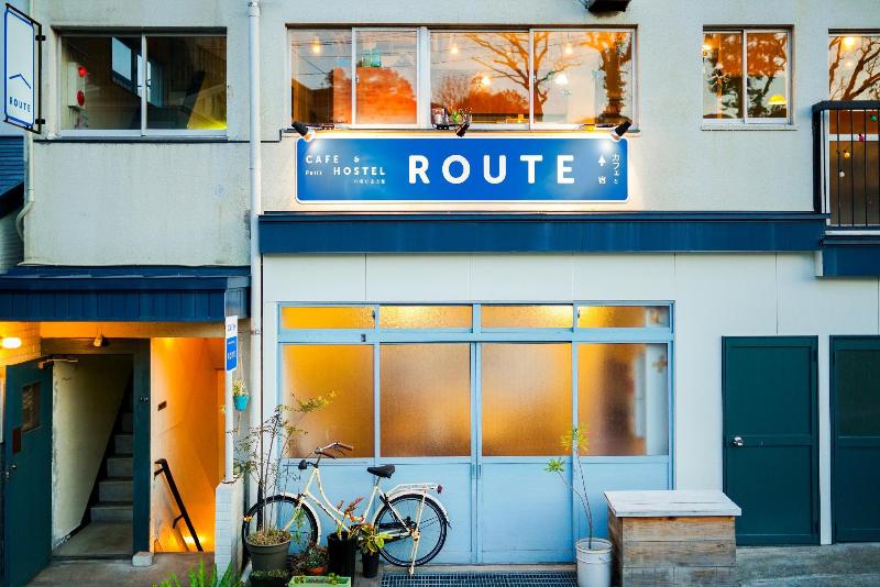 ROUTE - Cafe and Petit Hostel