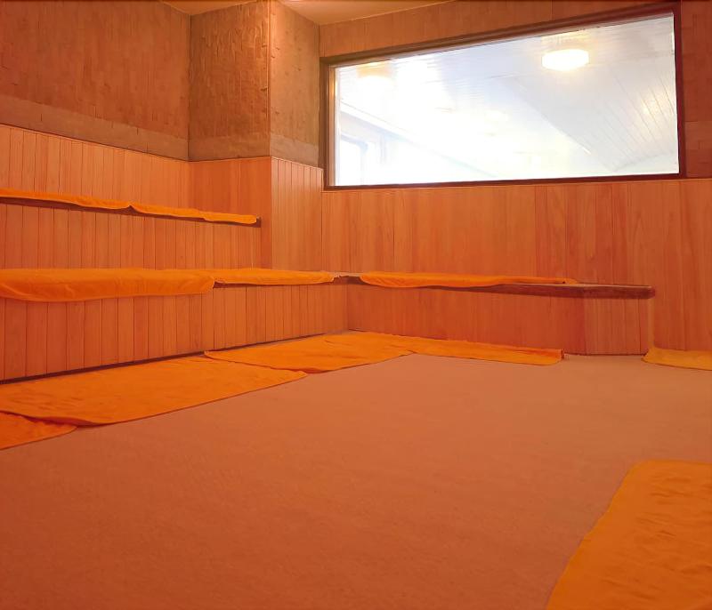 Sauna And Capsule Hotel Hollywood Male Only