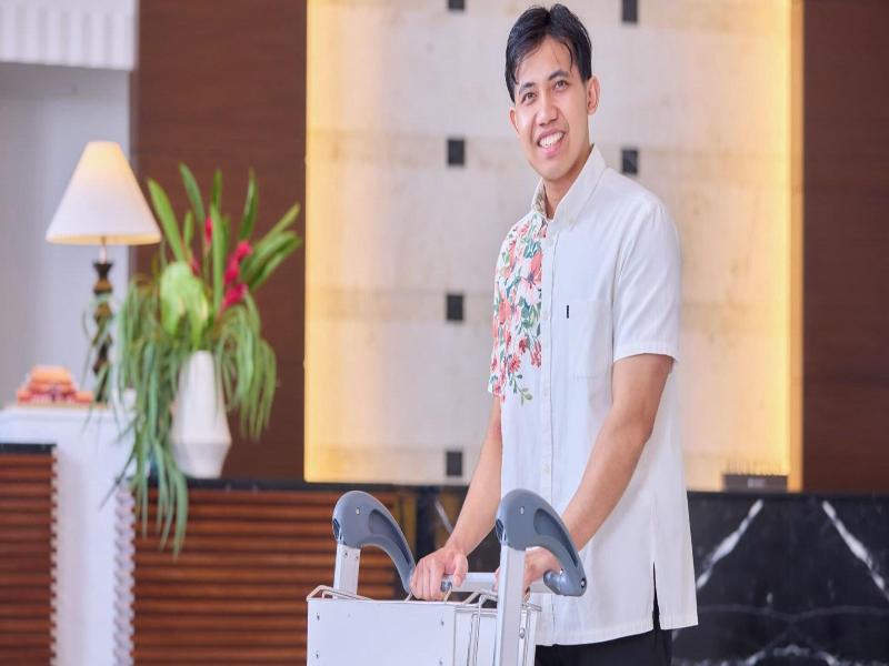 Ala Mahaina Condo Hotel image