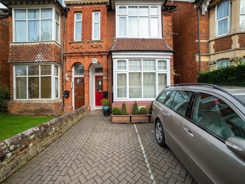 Lonsdale Guest House image