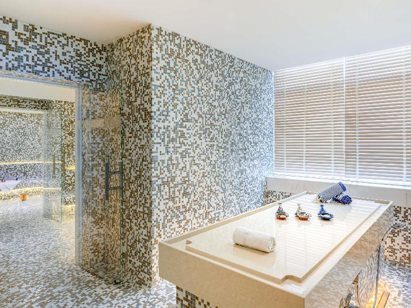 Pullman Doha West Bay image