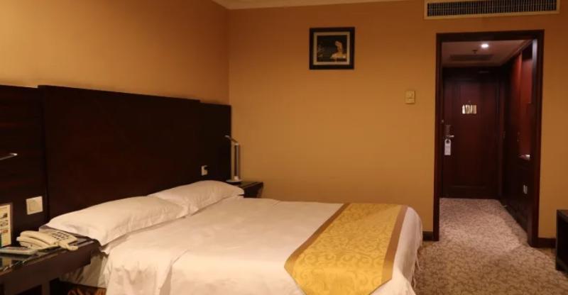 Huatian Century Hotel 4