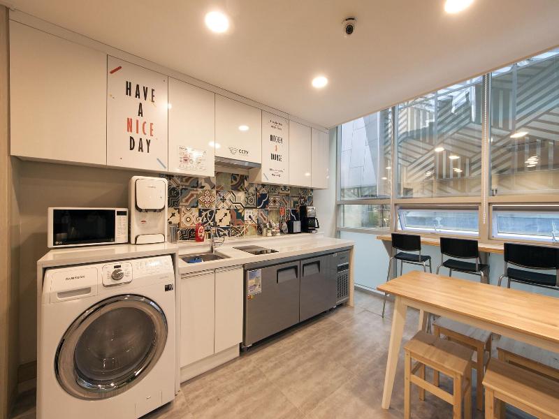 OYO Hostel Myeongdong 1 image
