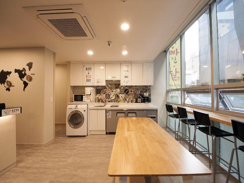 OYO Hostel Myeongdong 1 image
