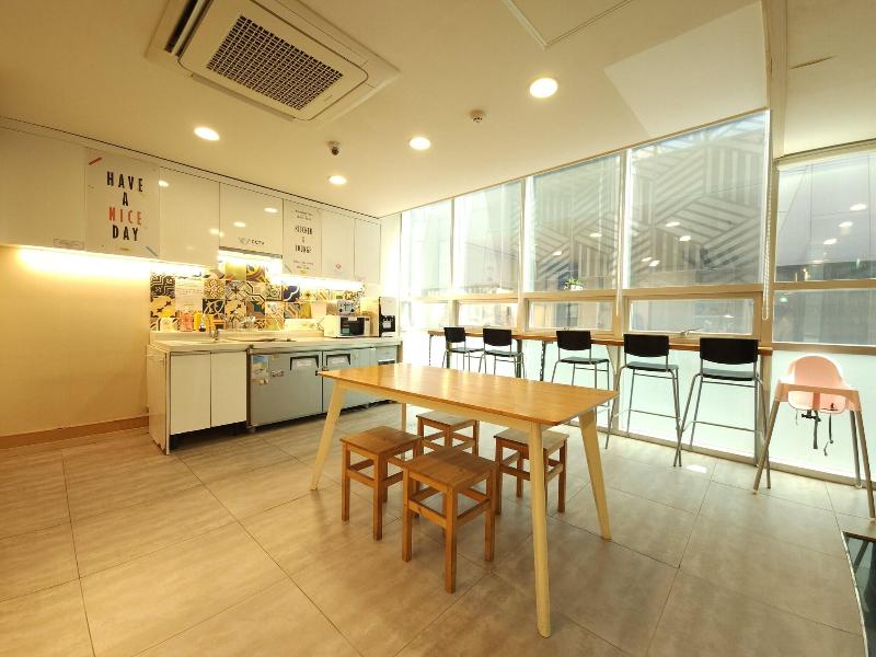 OYO Hostel Myeongdong 1 image