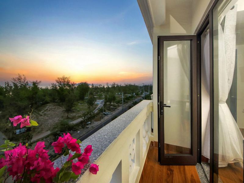 Viet Long Hoi An Beach Hotel image