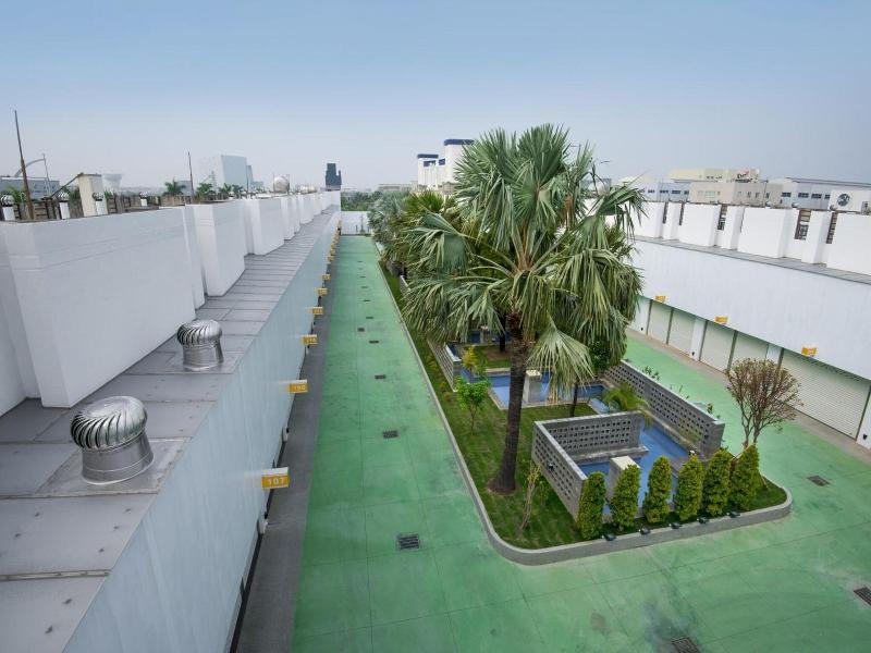 M Garden Business Hotel image