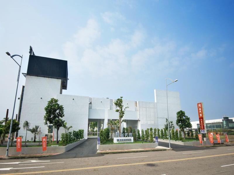 M Garden Business Hotel image