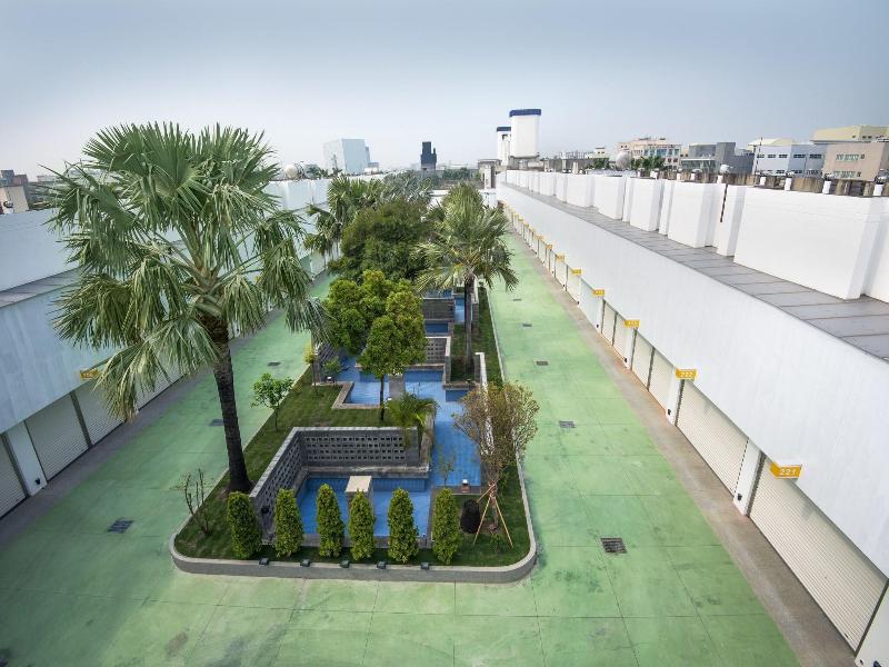 M Garden Business Hotel image