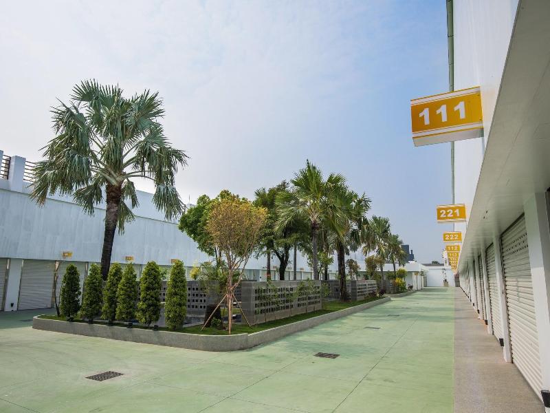 M Garden Business Hotel image