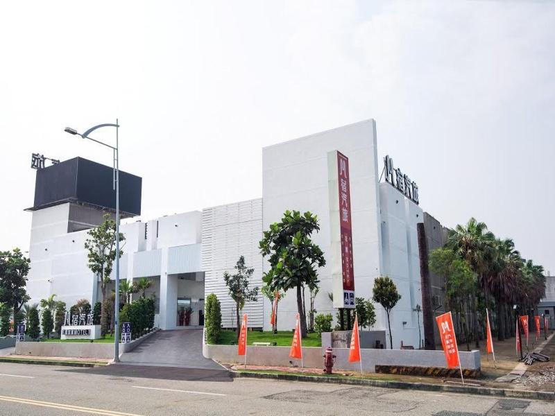 M Garden Business Hotel image