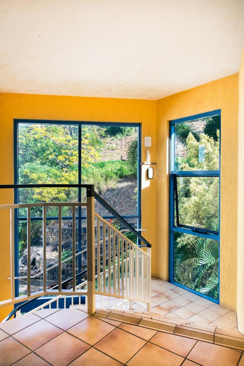 Coral Sea Vista Apartments image