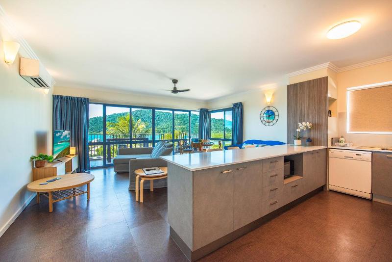 Coral Sea Vista Apartments image