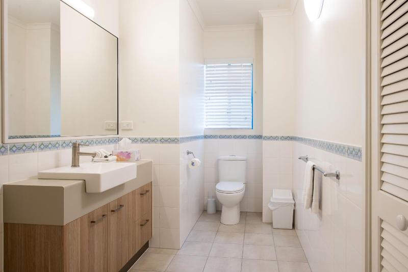 Coral Sea Vista Apartments image