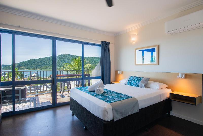 Coral Sea Vista Apartments image
