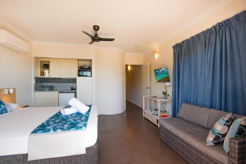 Coral Sea Vista Apartments image
